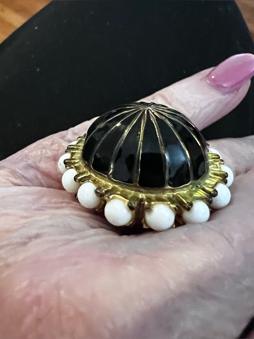 Gold-Tone Black Dome Ring with White Bead Accents That Glows. AMAZING VINTAGE. - Picture 4 of 8